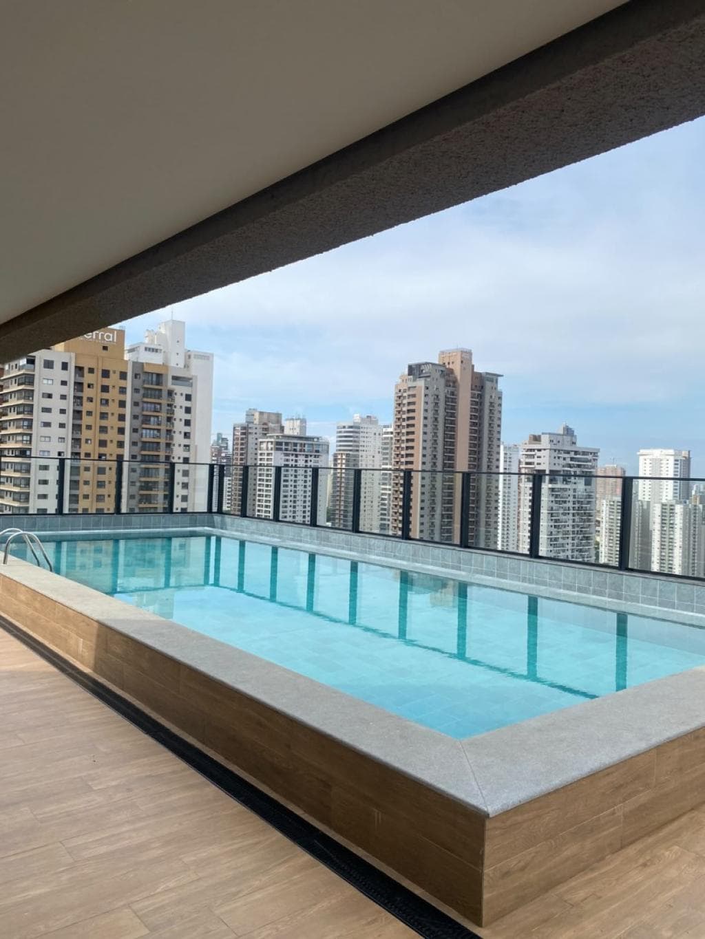 FR. BUENO MUNICIPAL PENTHOUSE 2401