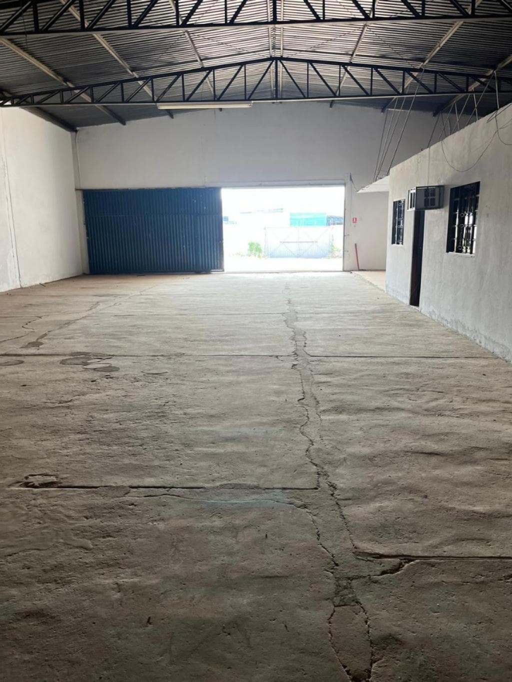 Galpão Comercial - Vila Brasília